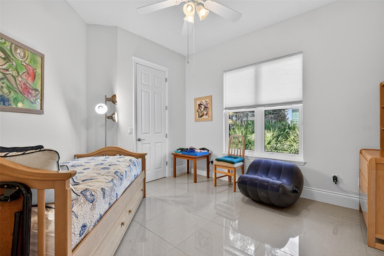 Image 38 of 79 For 5 Avenue Monet