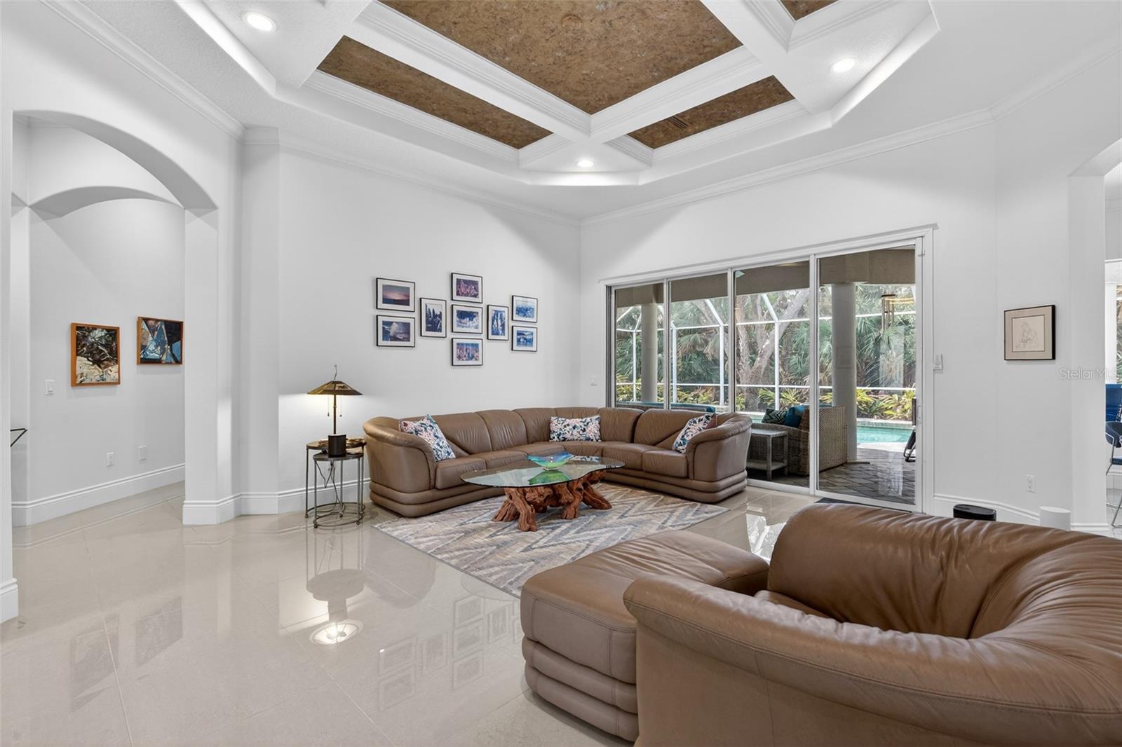 Image 9 of 79 For 5 Avenue Monet