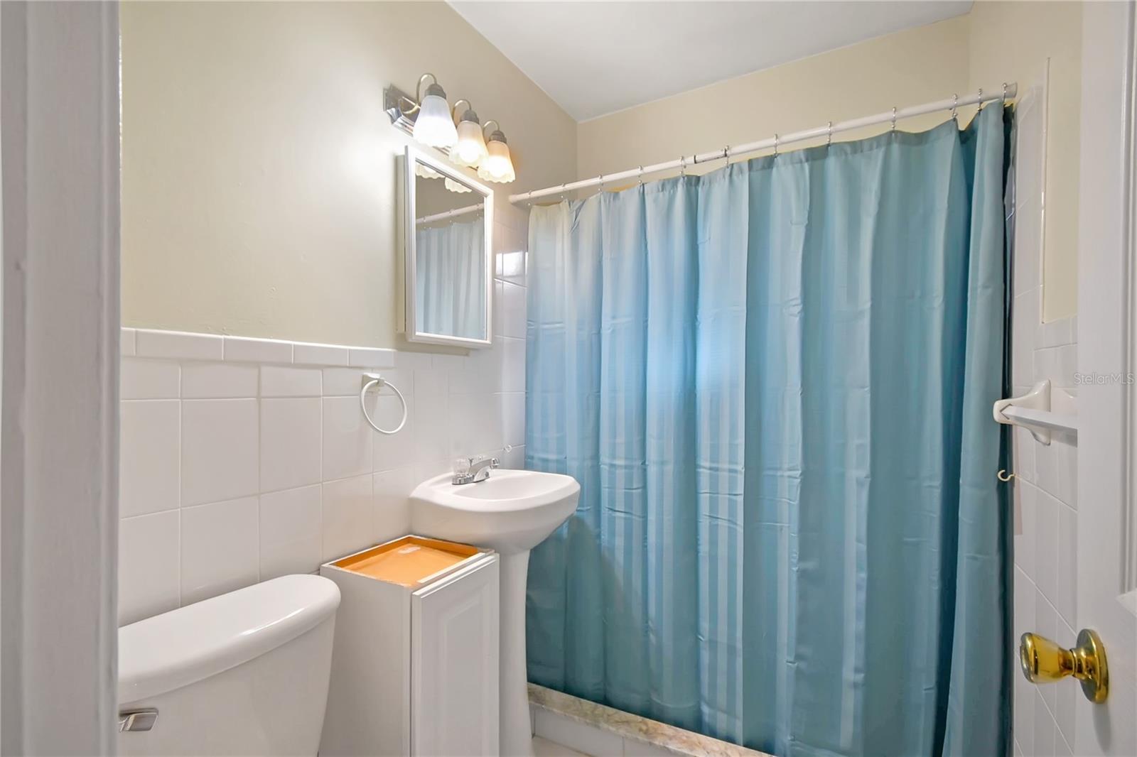 Image 18 of 29 For 1064 Hibiscus Street