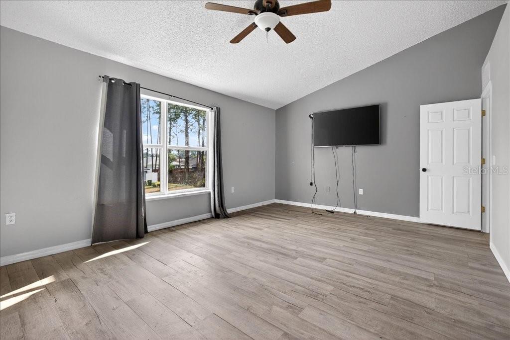 Image 27 of 57 For 55 Bainbridge Drive