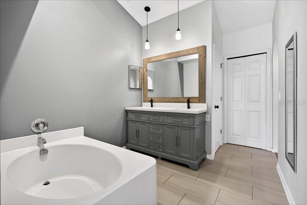 Image 28 of 57 For 55 Bainbridge Drive