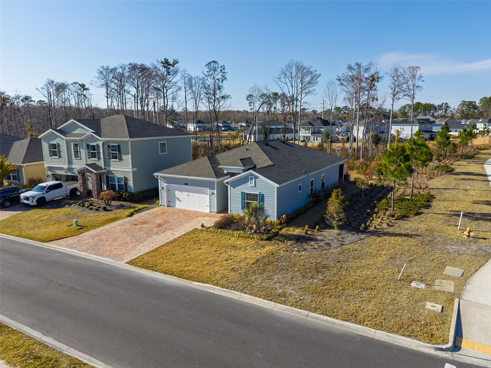 Listing photo id 0 for 28 Seasons Court