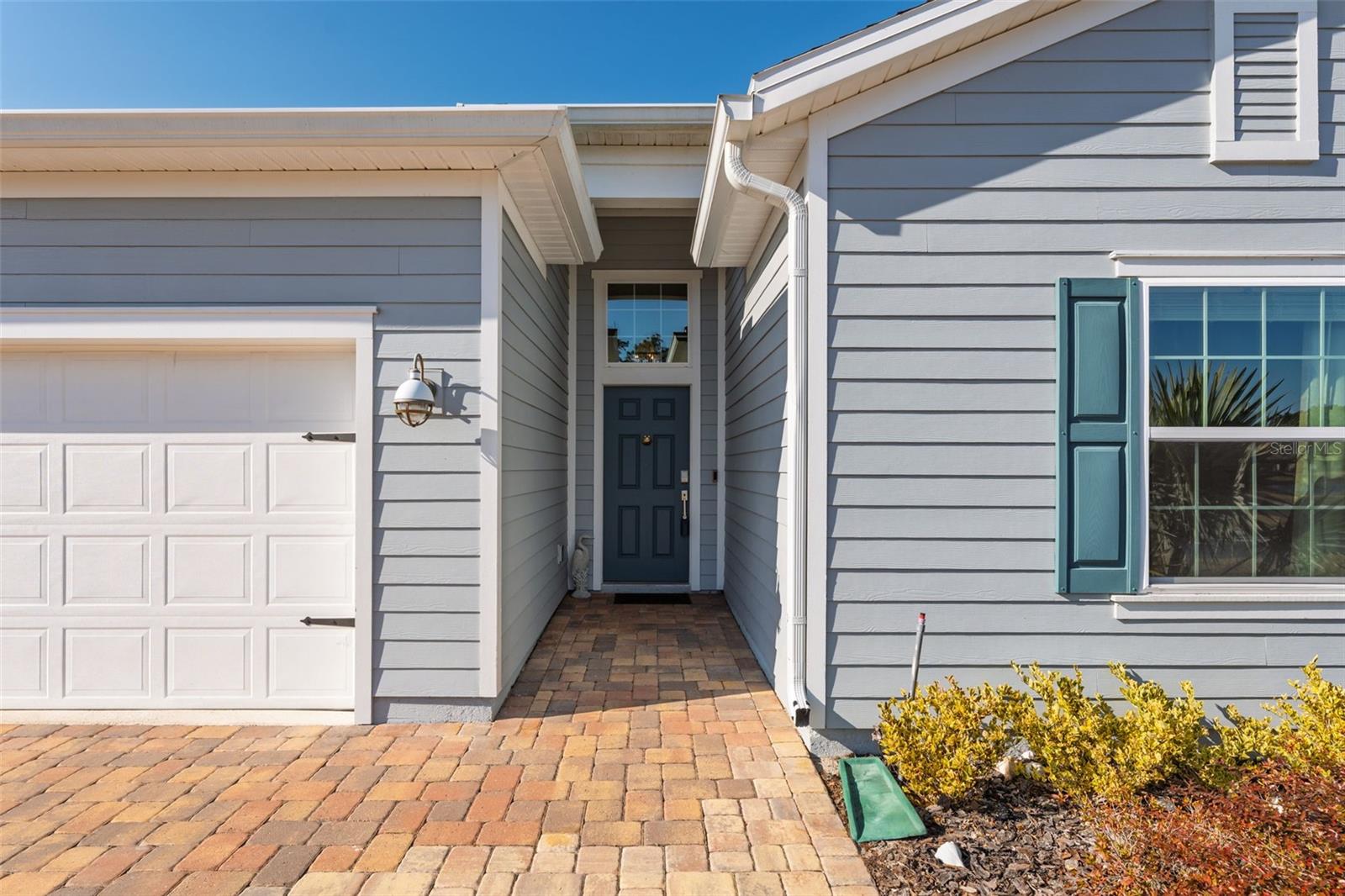 Listing photo id 3 for 28 Seasons Court