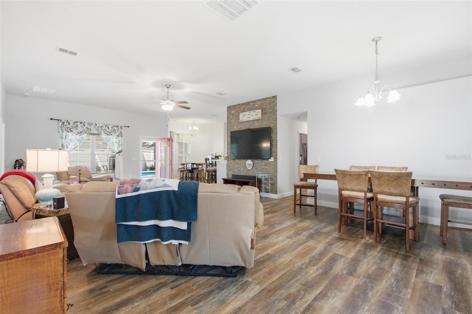 Image 14 of 56 For 4 Seaton Valley Path