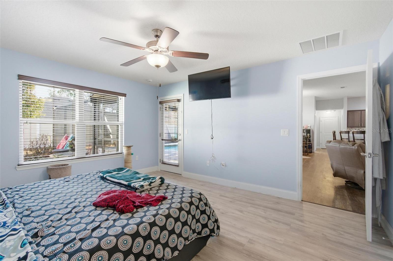 Image 33 of 56 For 4 Seaton Valley Path