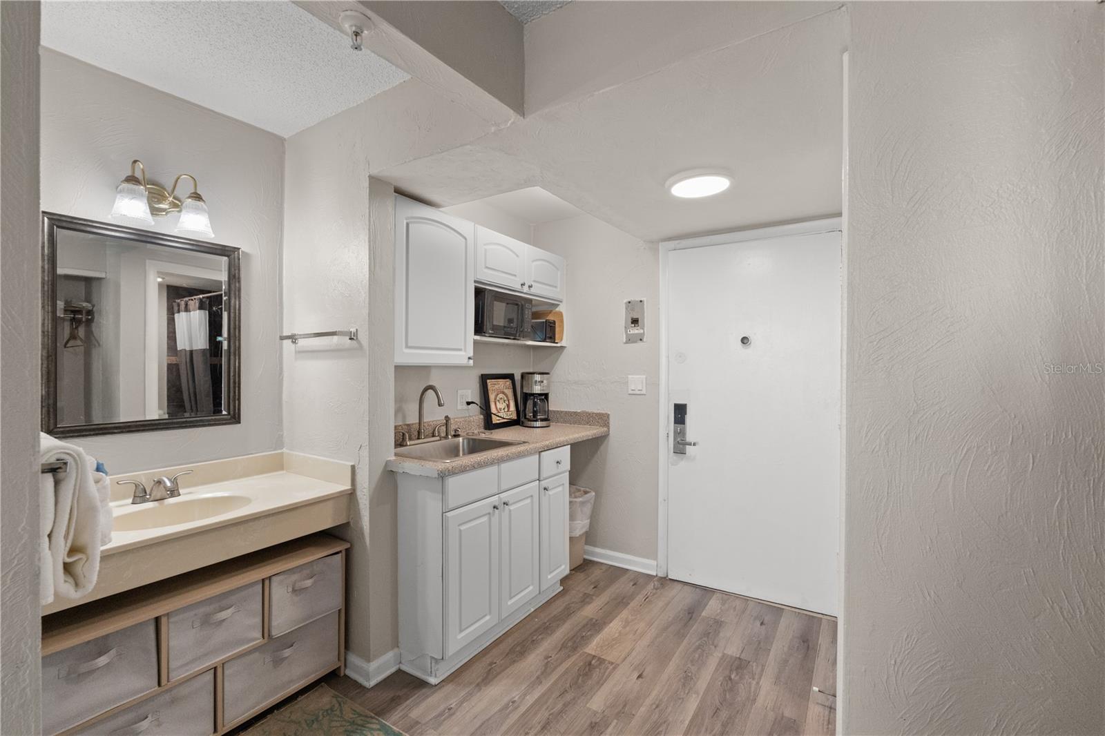 Image 41 of 69 For 313 Atlantic Avenue 4250