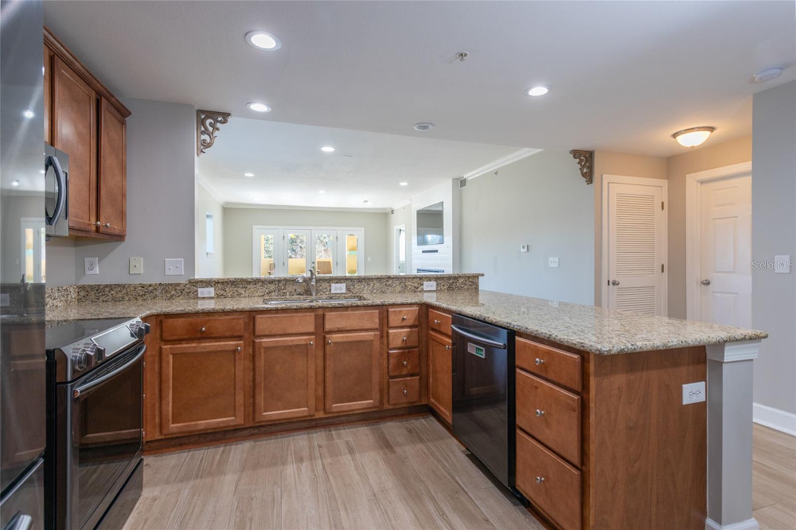 Image 11 of 53 For 300 Bella Harbor Court 101