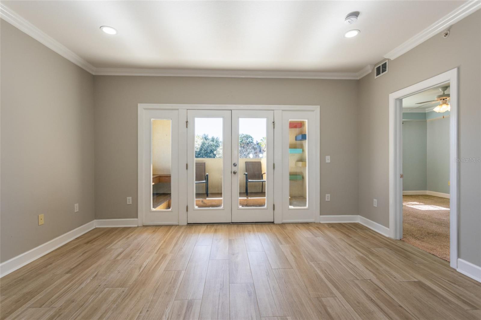 Image 16 of 53 For 300 Bella Harbor Court 101