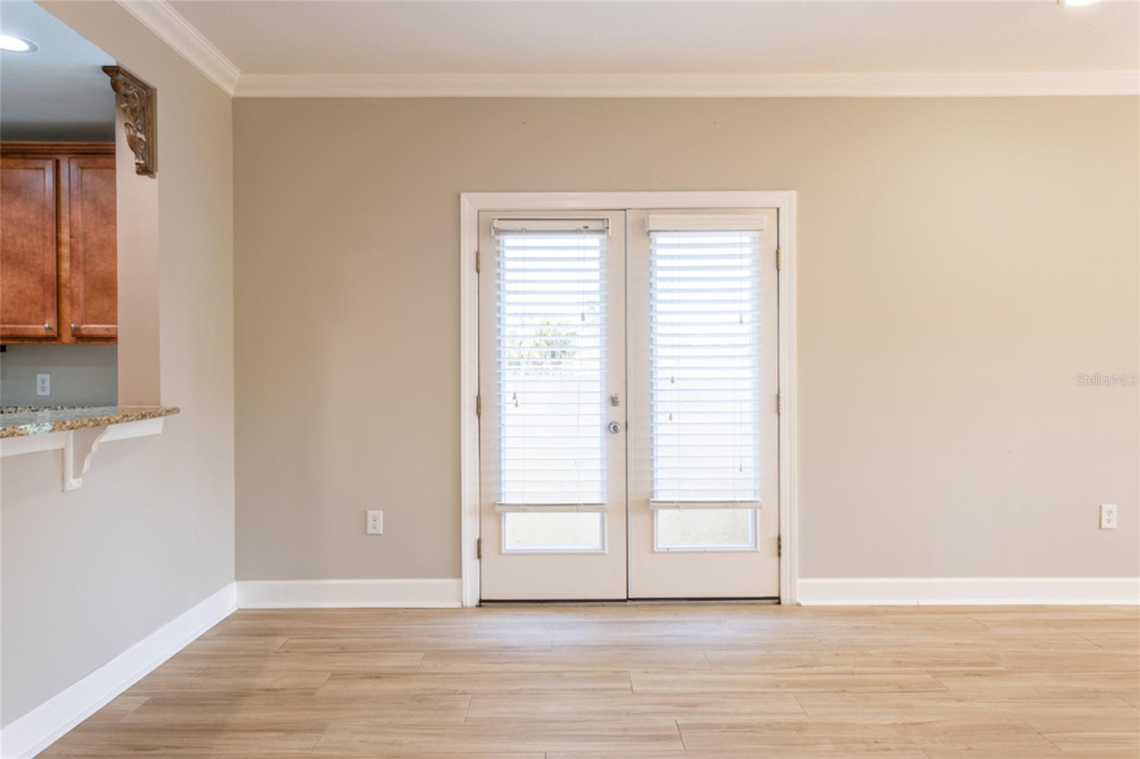 Image 20 of 53 For 300 Bella Harbor Court 101