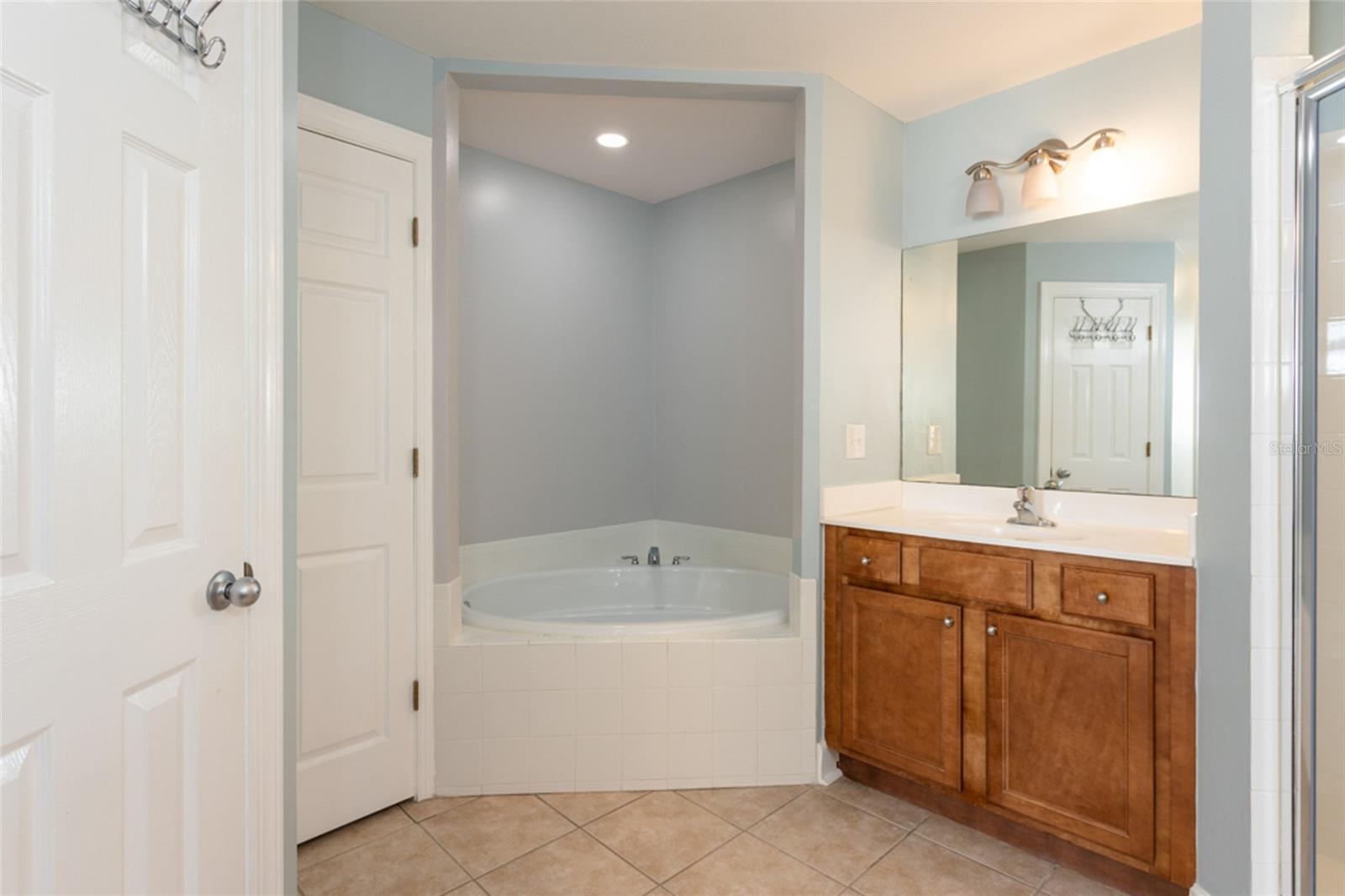 Image 26 of 53 For 300 Bella Harbor Court 101