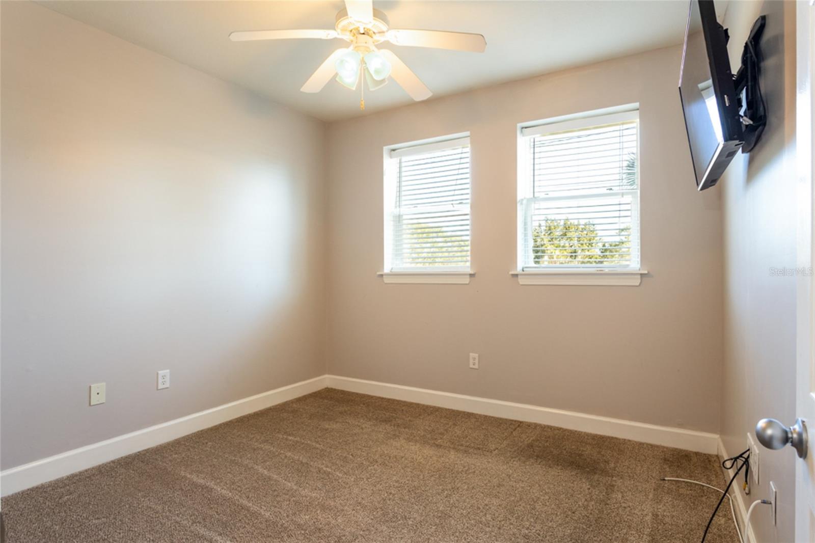 Image 32 of 53 For 300 Bella Harbor Court 101