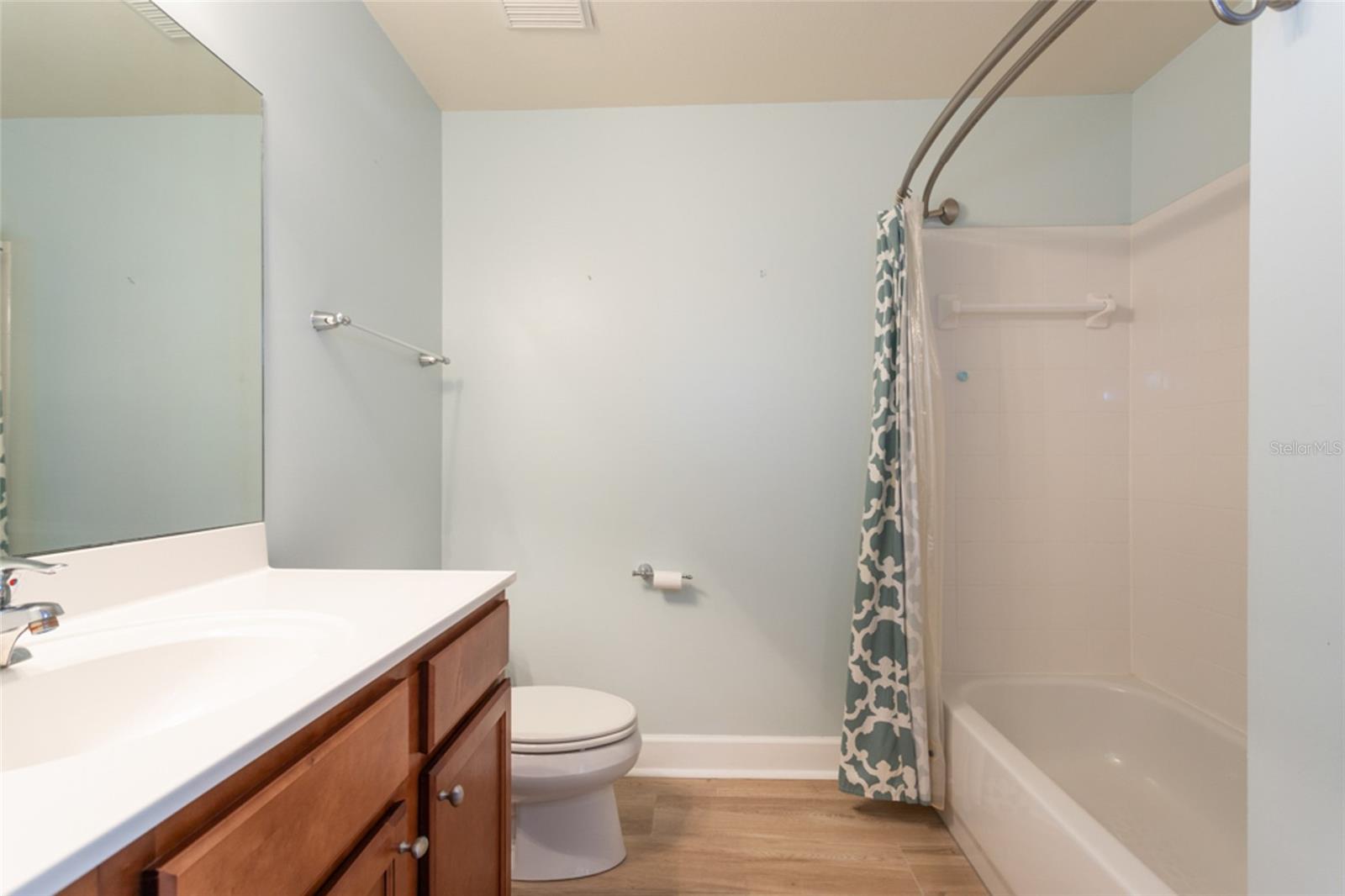 Image 37 of 53 For 300 Bella Harbor Court 101