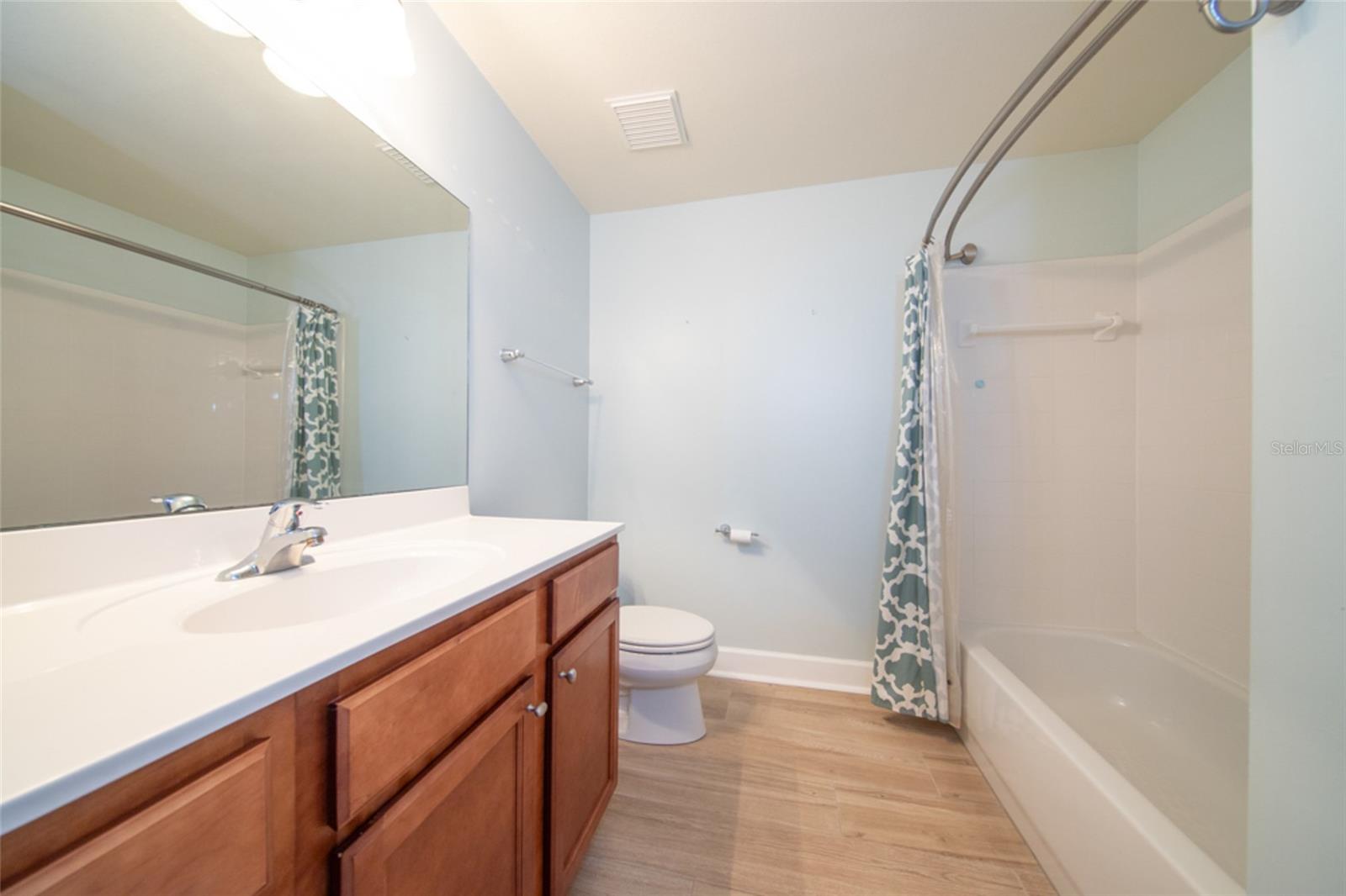 Image 38 of 53 For 300 Bella Harbor Court 101