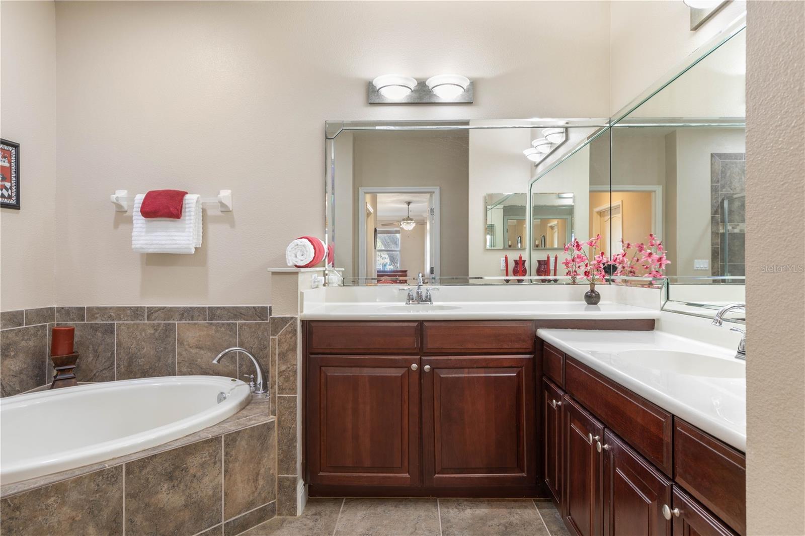 Image 40 of 74 For 115 Riverview Bend S 2113