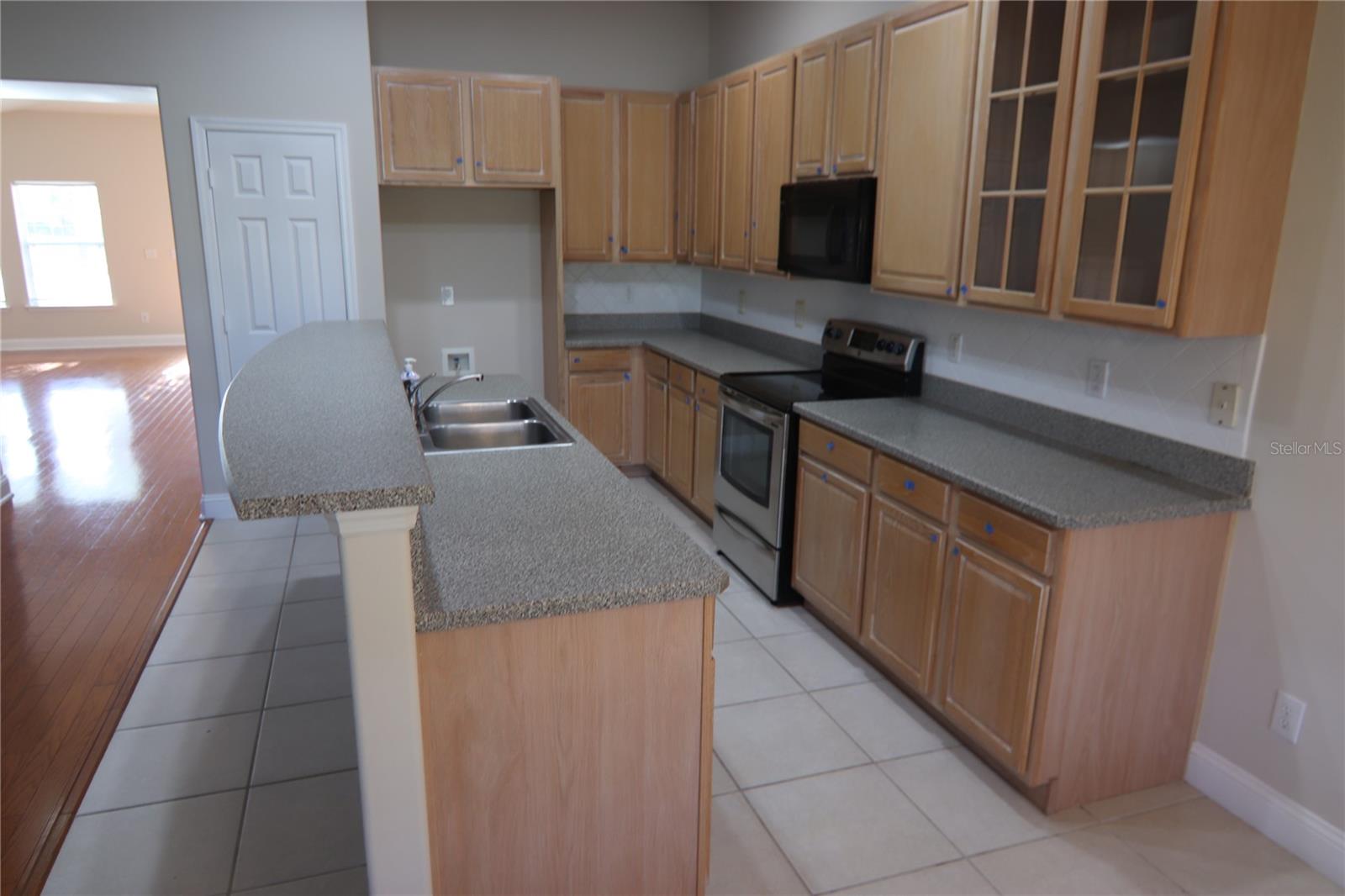 Image 4 of 20 For 11 Leaver Drive