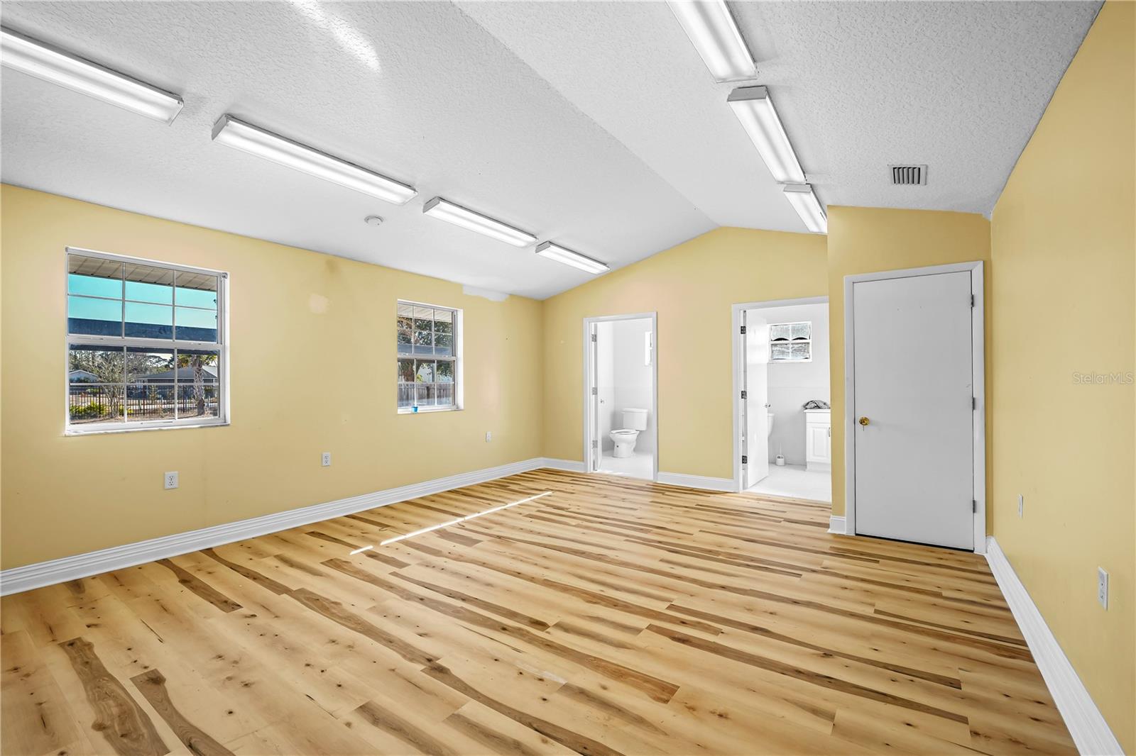 Image 19 of 56 For 35 Cinnamon Street