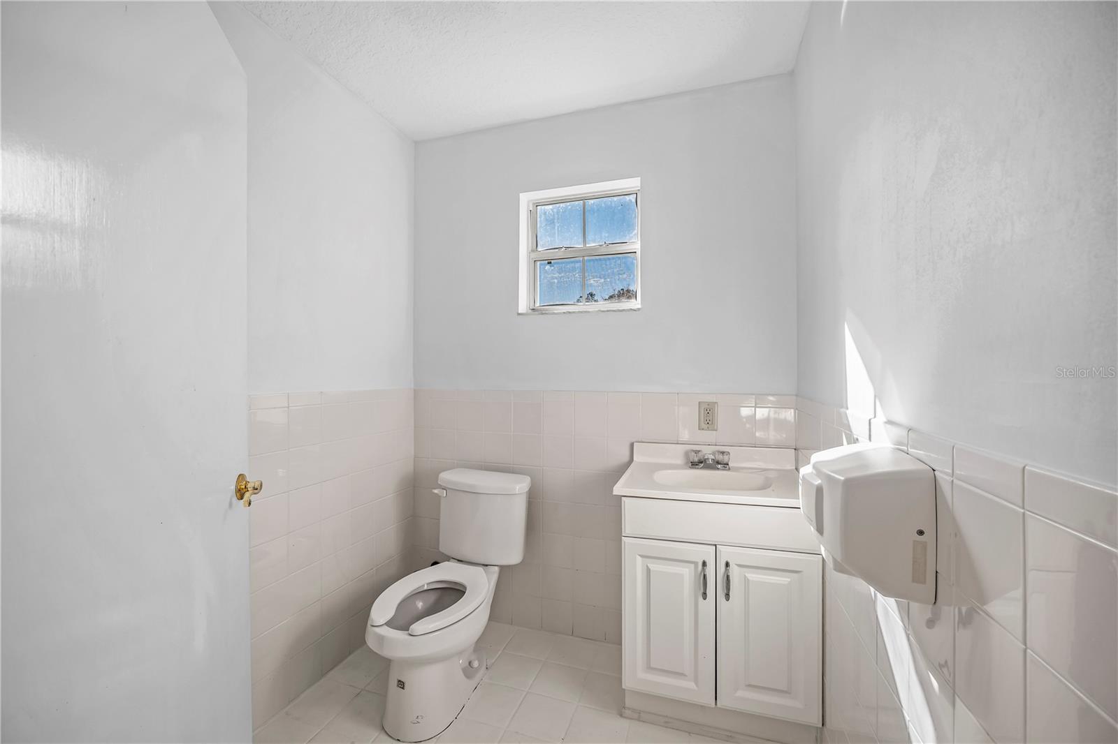 Image 22 of 56 For 35 Cinnamon Street