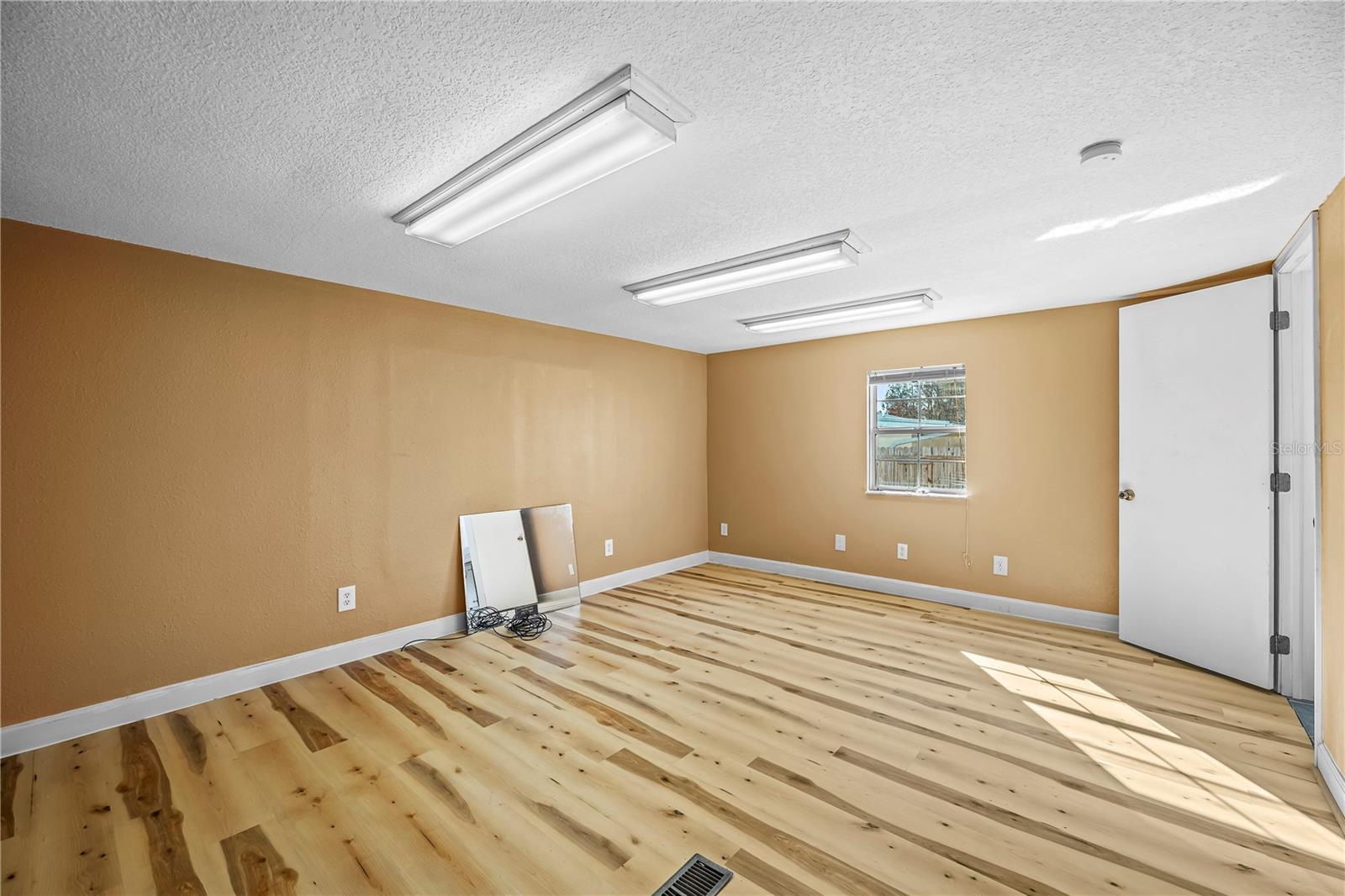 Image 34 of 56 For 35 Cinnamon Street