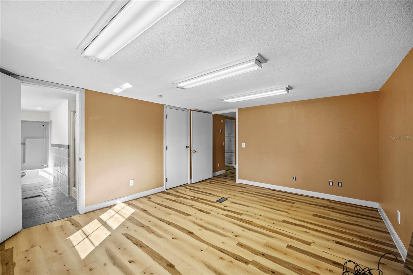 Image 6 of 56 For 35 Cinnamon Street