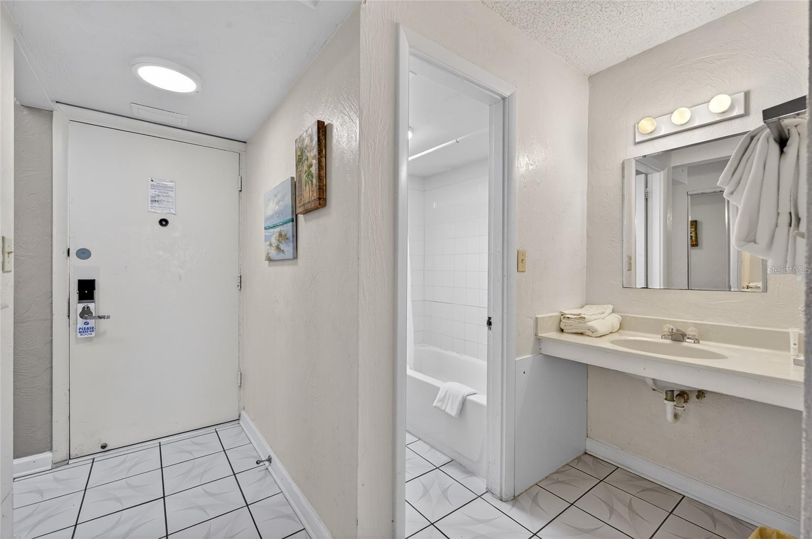 Image 4 of 10 For 313 Atlantic Avenue 2260