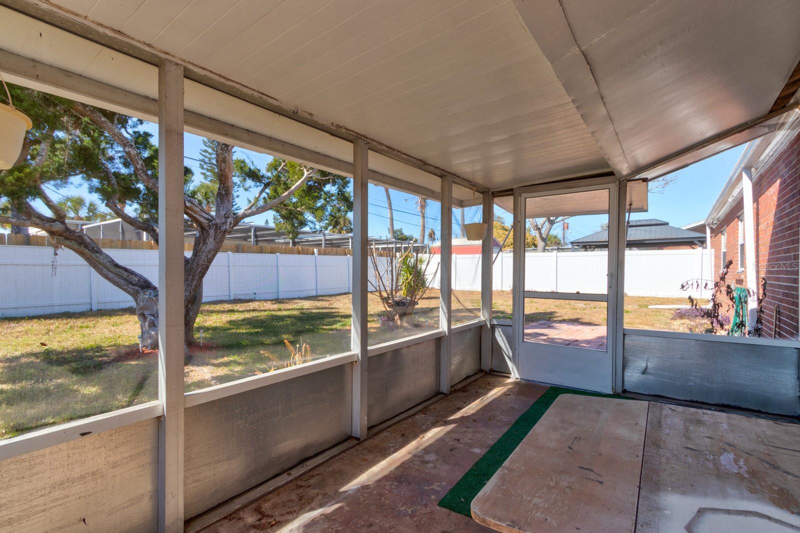 Image 23 of 27 For 888 Coquina Drive