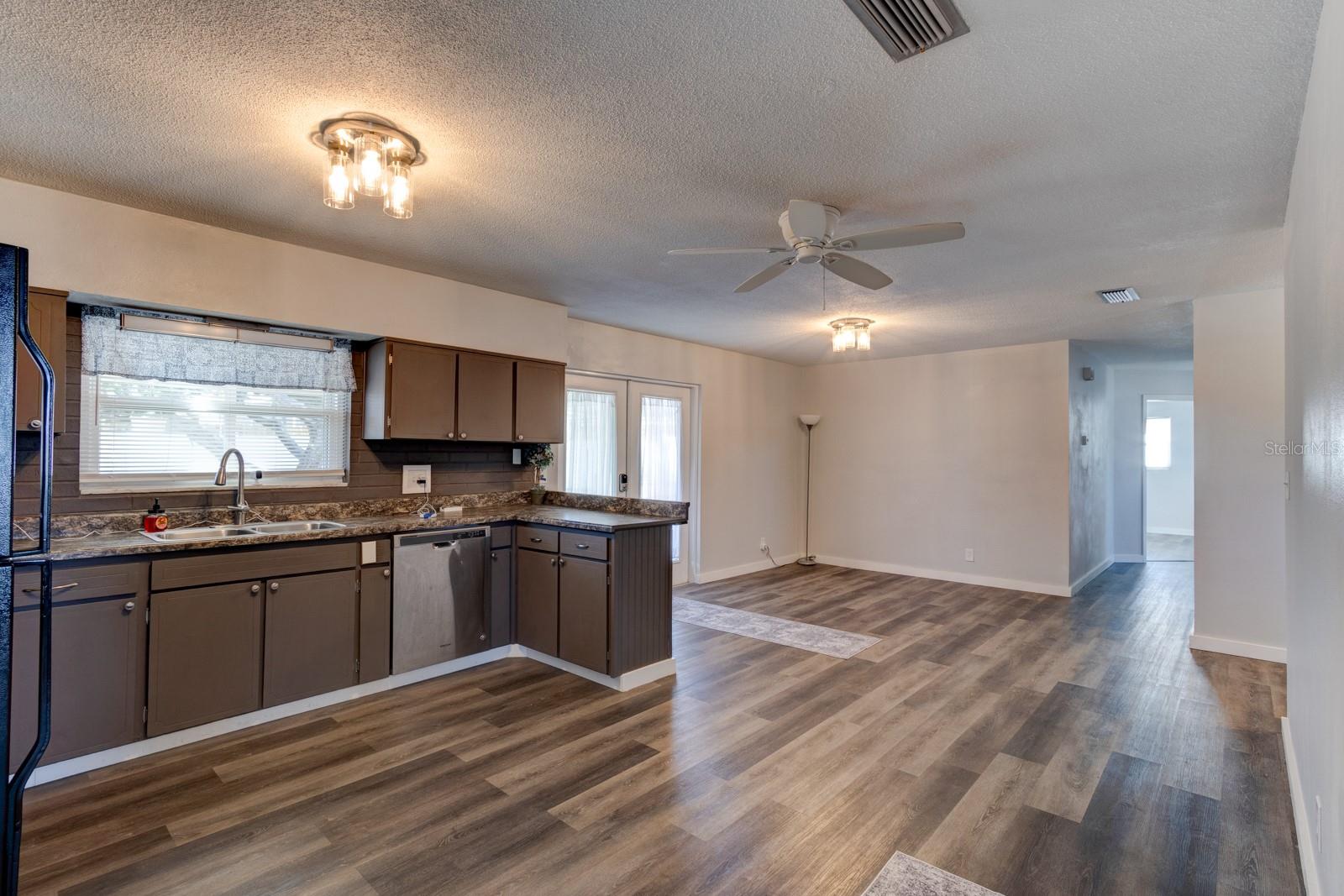 Image 6 of 27 For 888 Coquina Drive