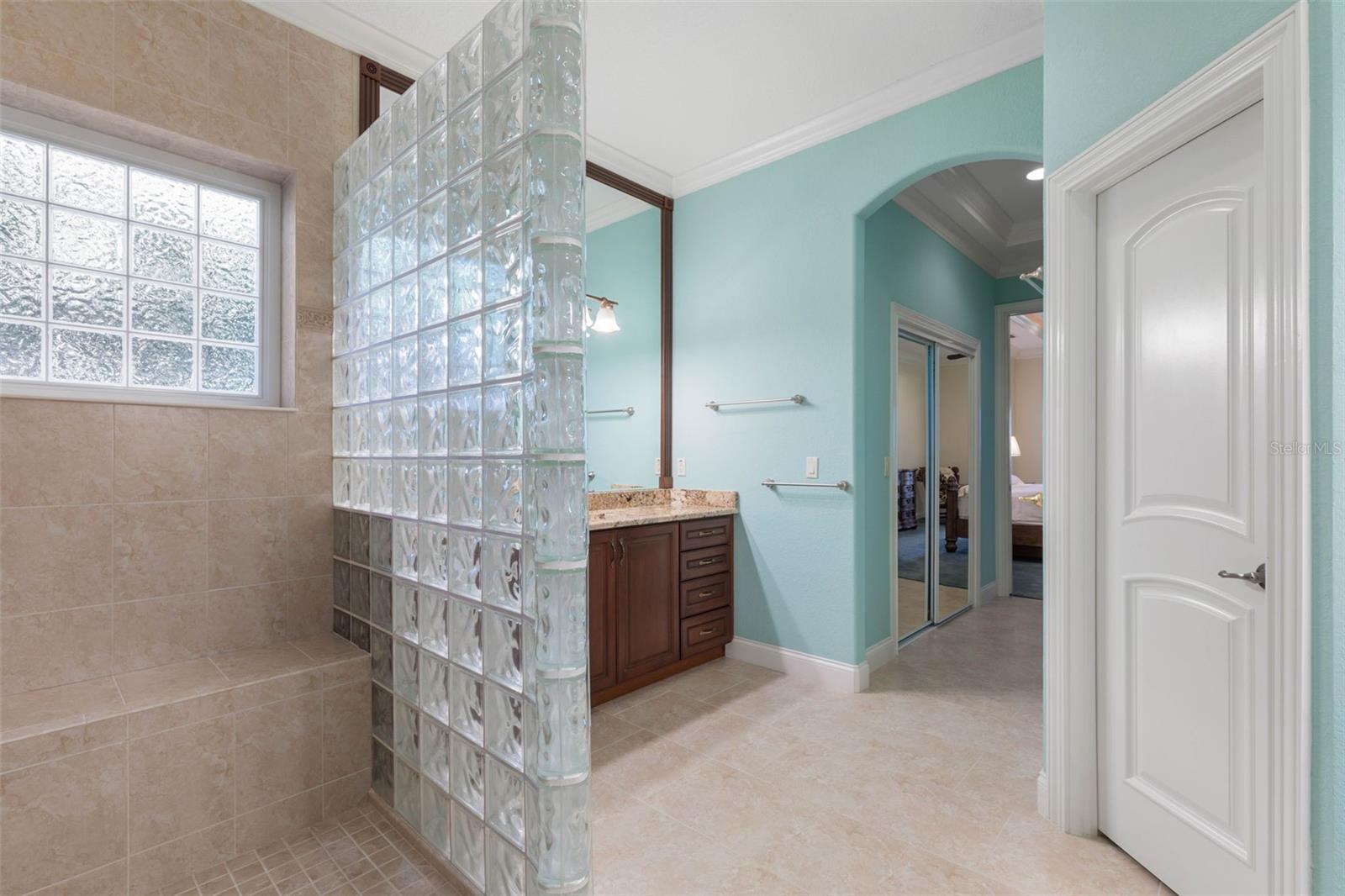 Image 41 of 97 For 11 Riverwalk Drive