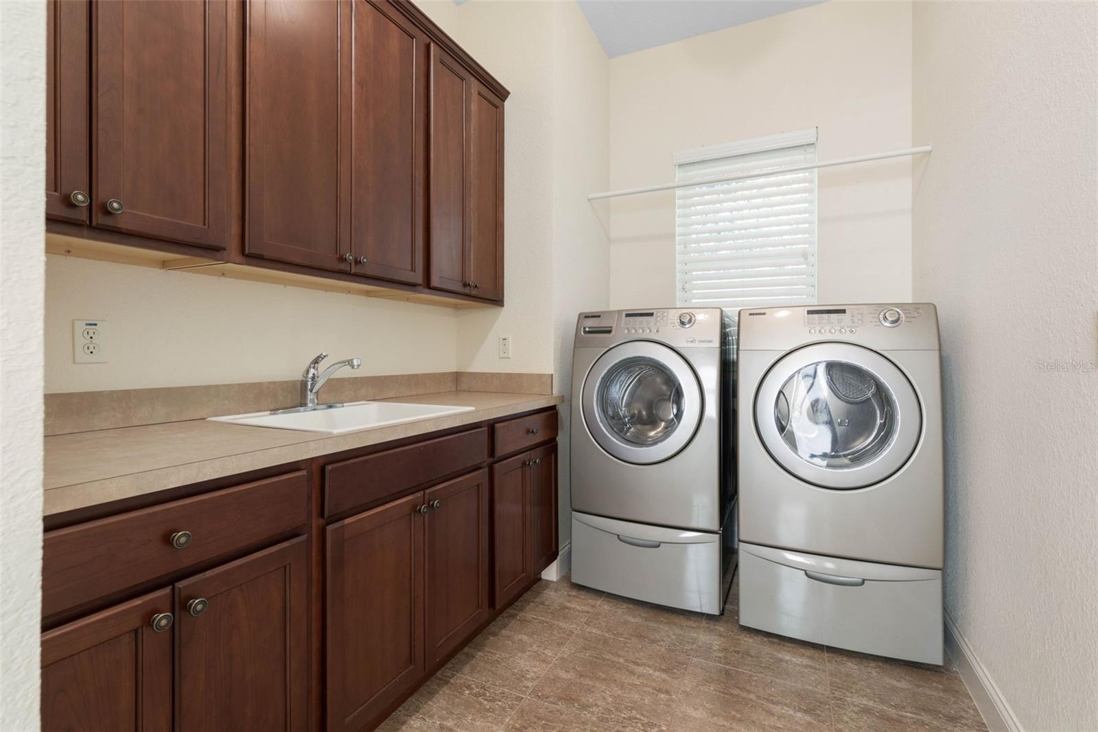 Image 43 of 97 For 11 Riverwalk Drive