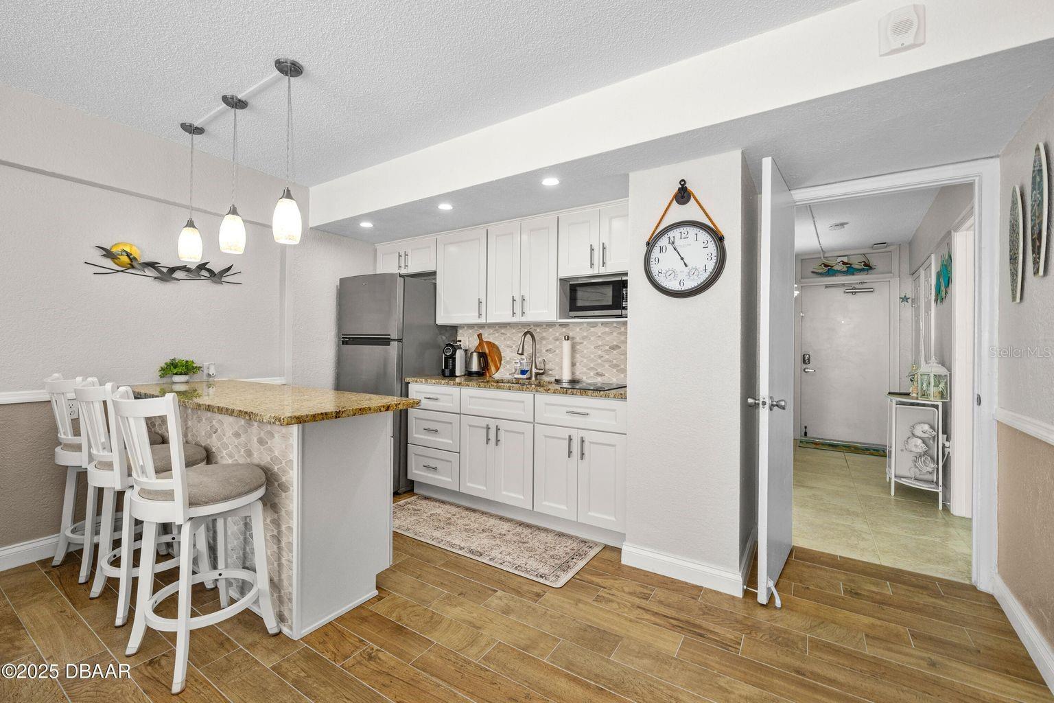 Image 15 of 45 For 2301 Atlantic Avenue 524