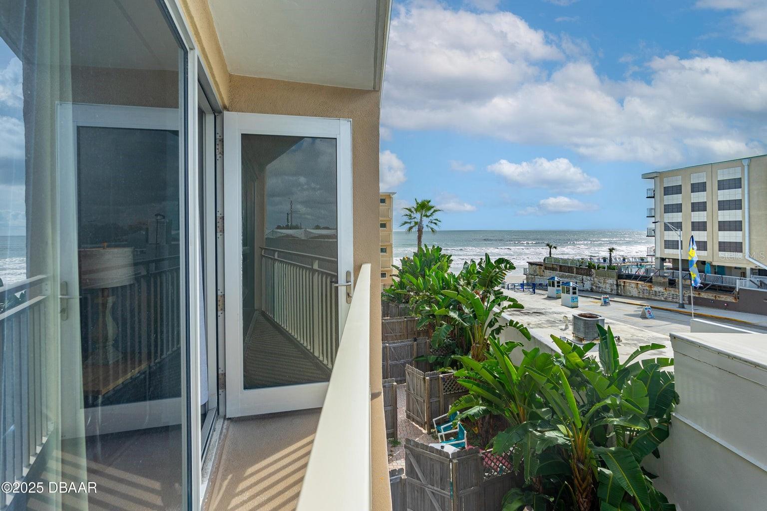 Image 19 of 31 For 219 Atlantic Avenue 333