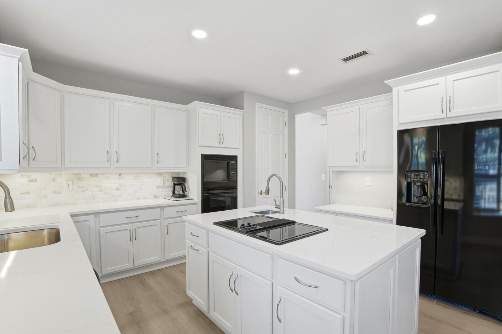 Image 11 of 42 For 13 Madeira Court