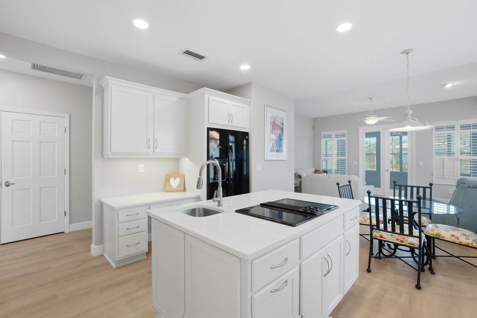 Image 13 of 42 For 13 Madeira Court