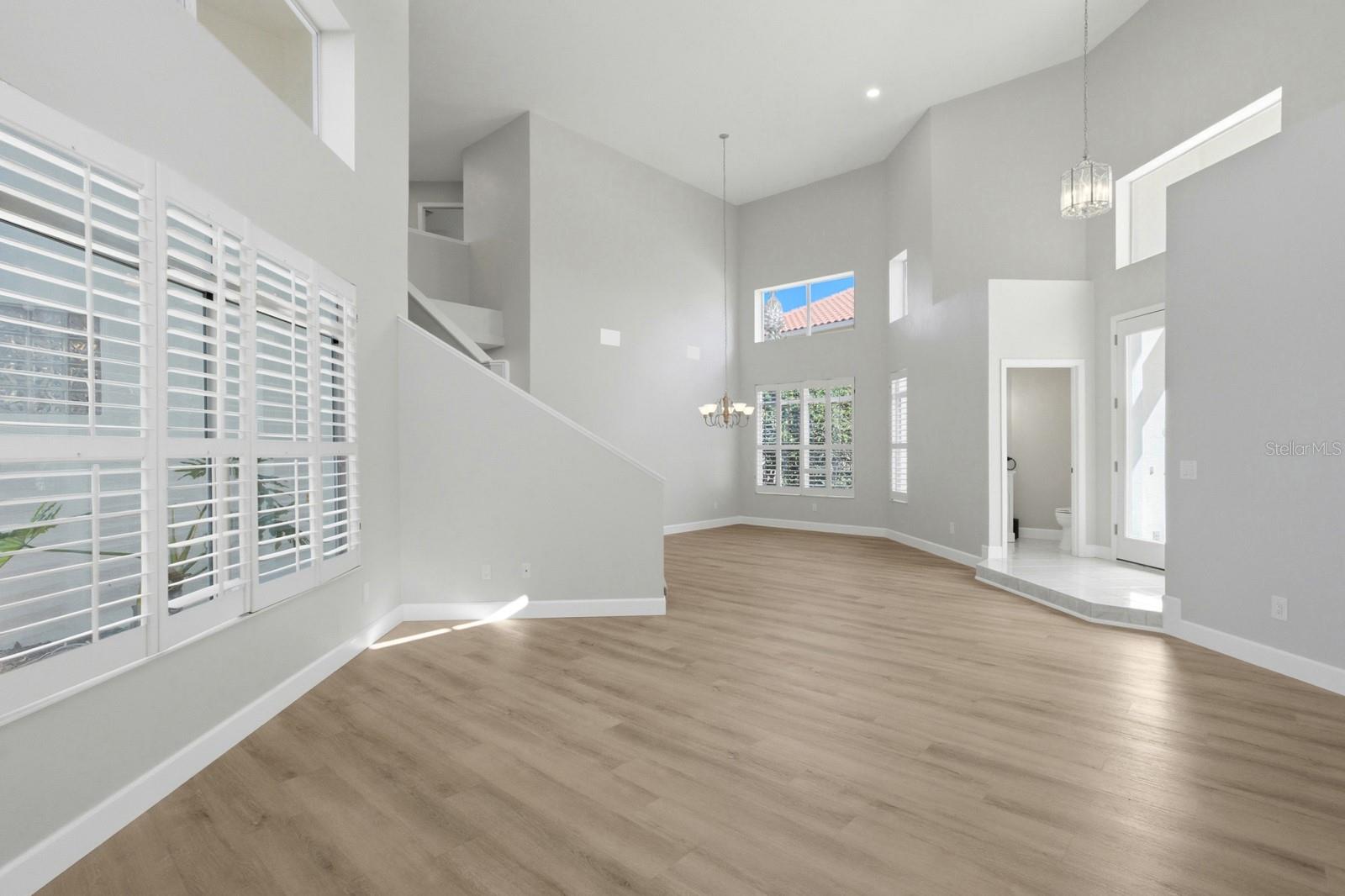 Image 19 of 42 For 13 Madeira Court