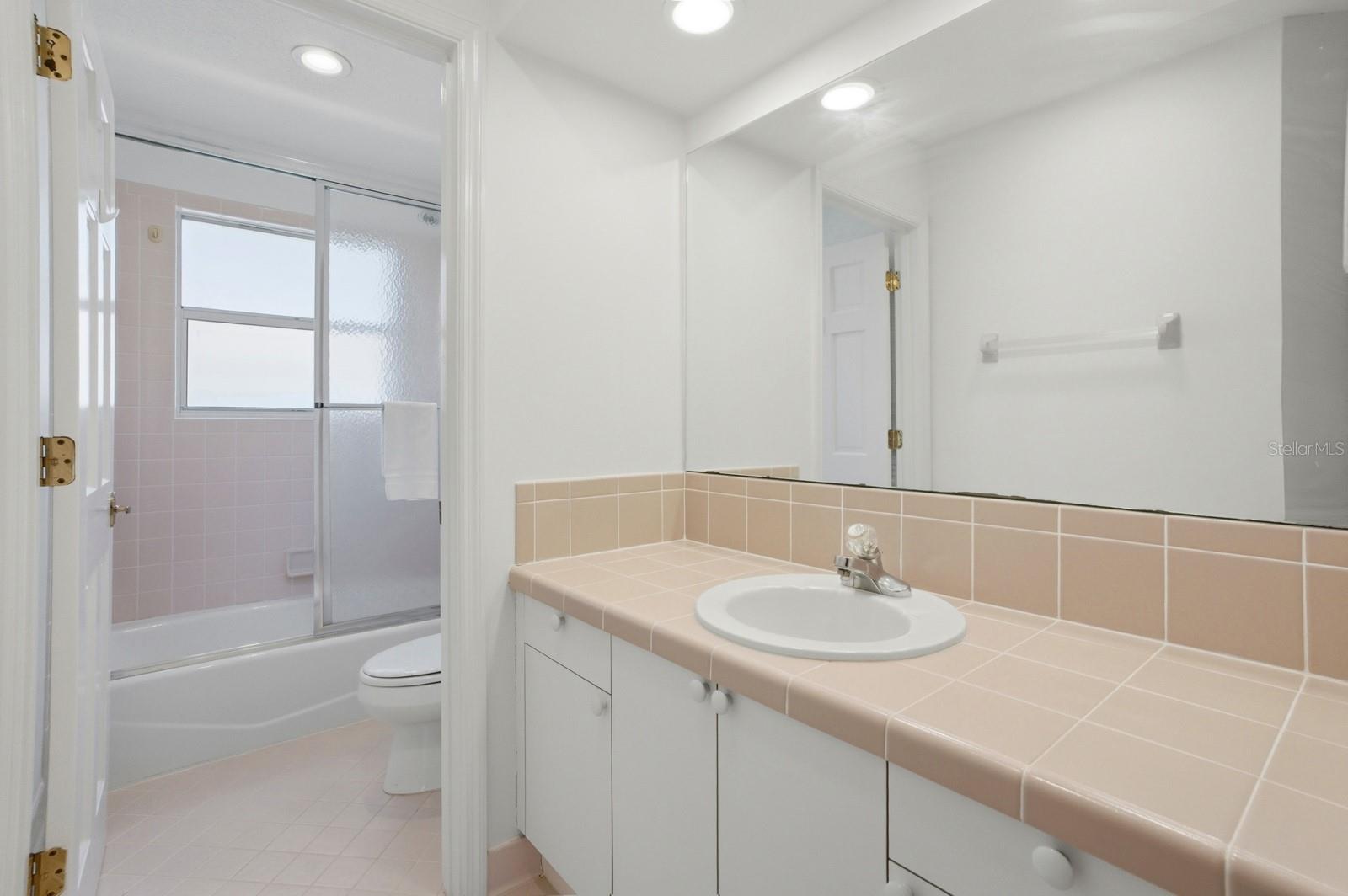 Image 25 of 42 For 13 Madeira Court