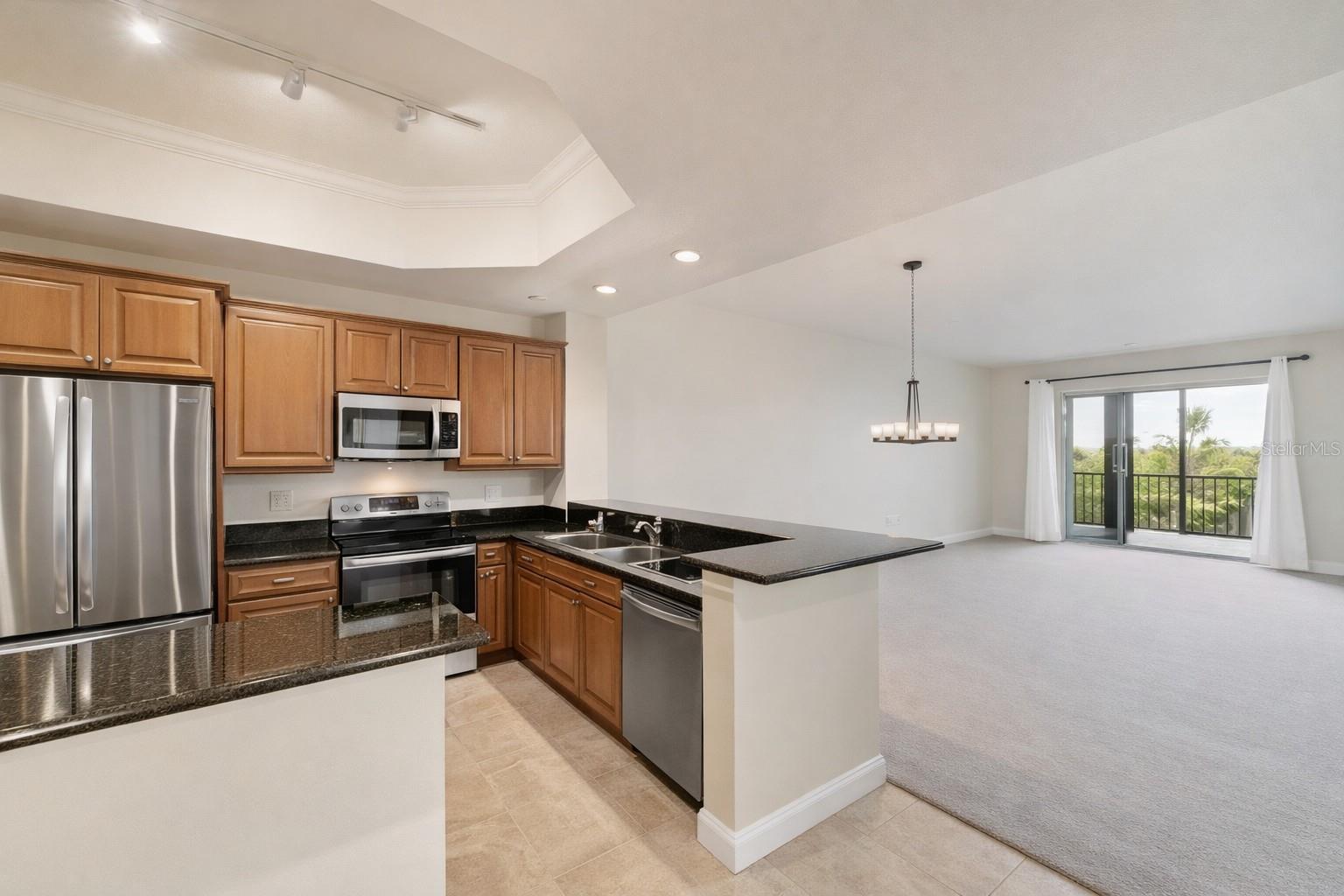 Image 4 of 23 For 7804 Lake Vista Court 404