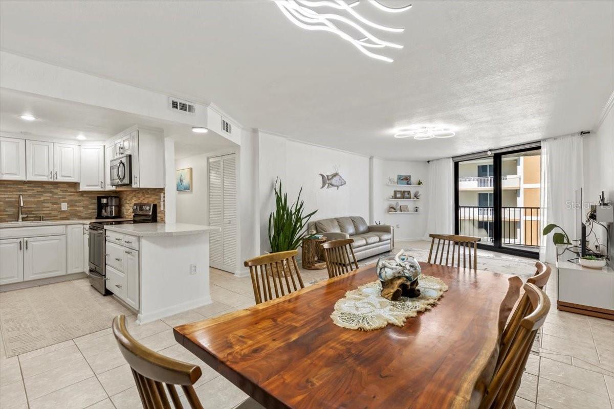 Image 36 of 73 For 1415 Ocean Shore Boulevard 805