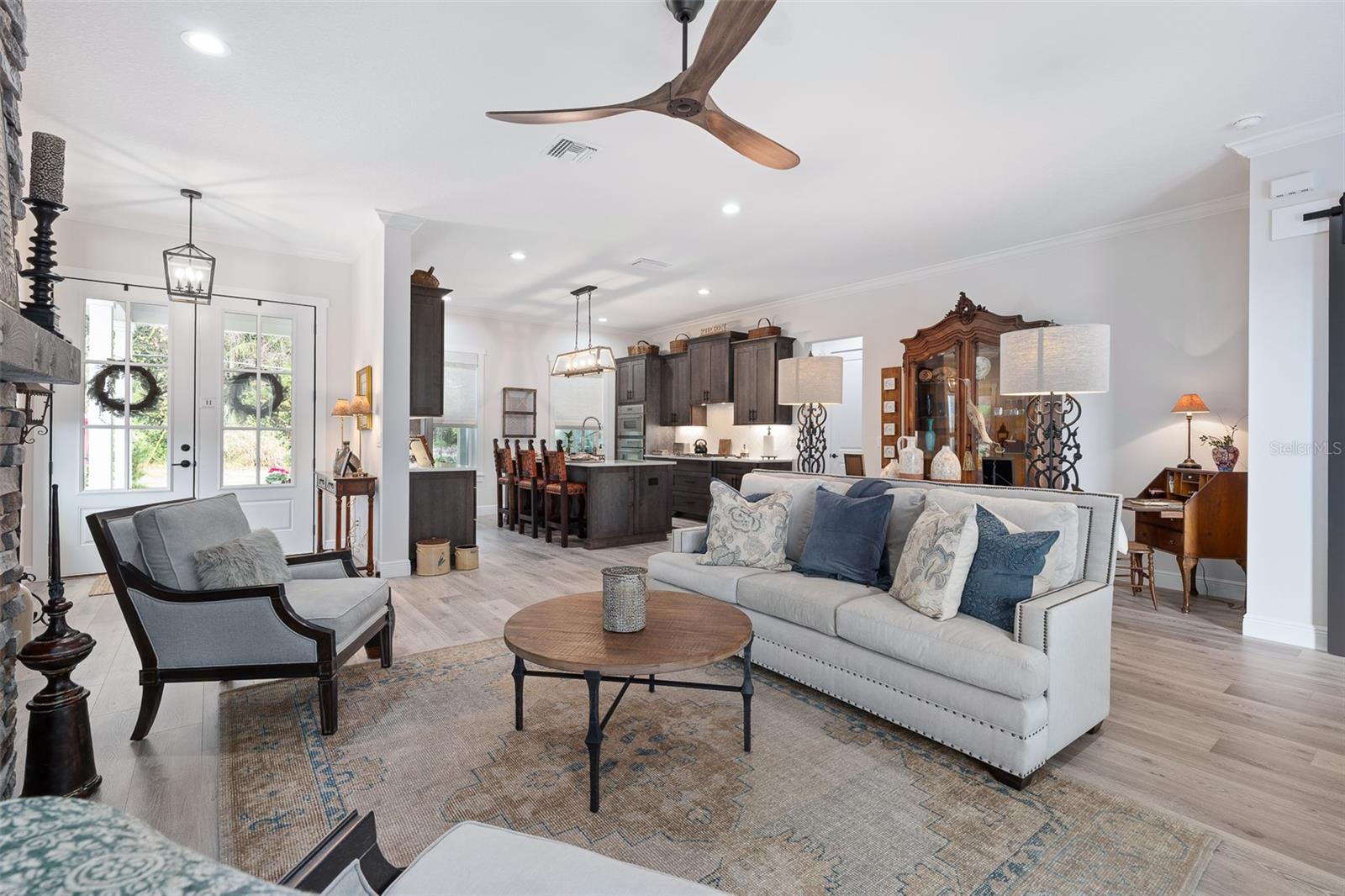 Listing photo id 14 for 622 11th Avenue