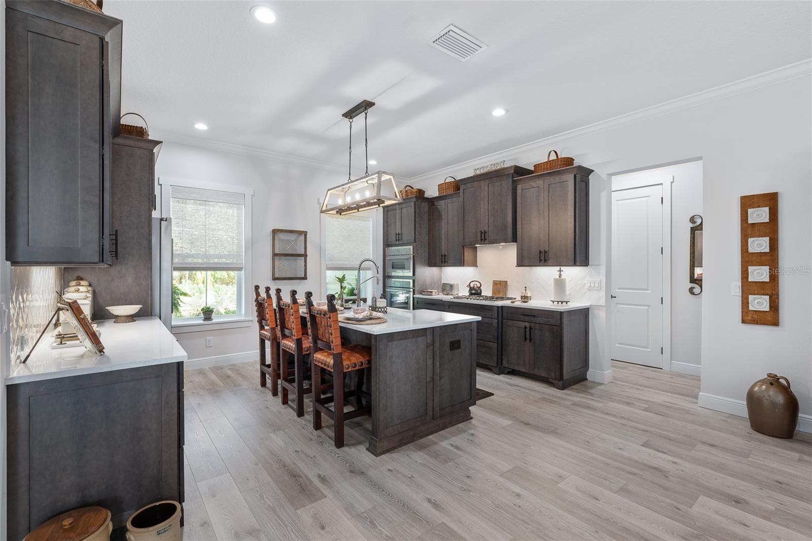 Listing photo id 17 for 622 11th Avenue