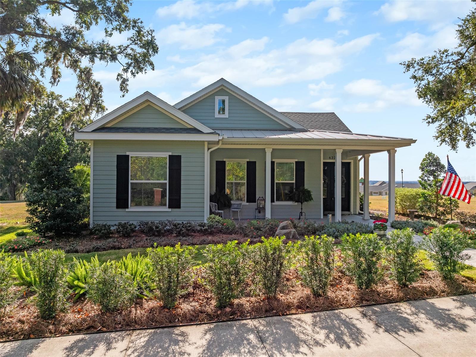 Listing photo id 3 for 622 11th Avenue