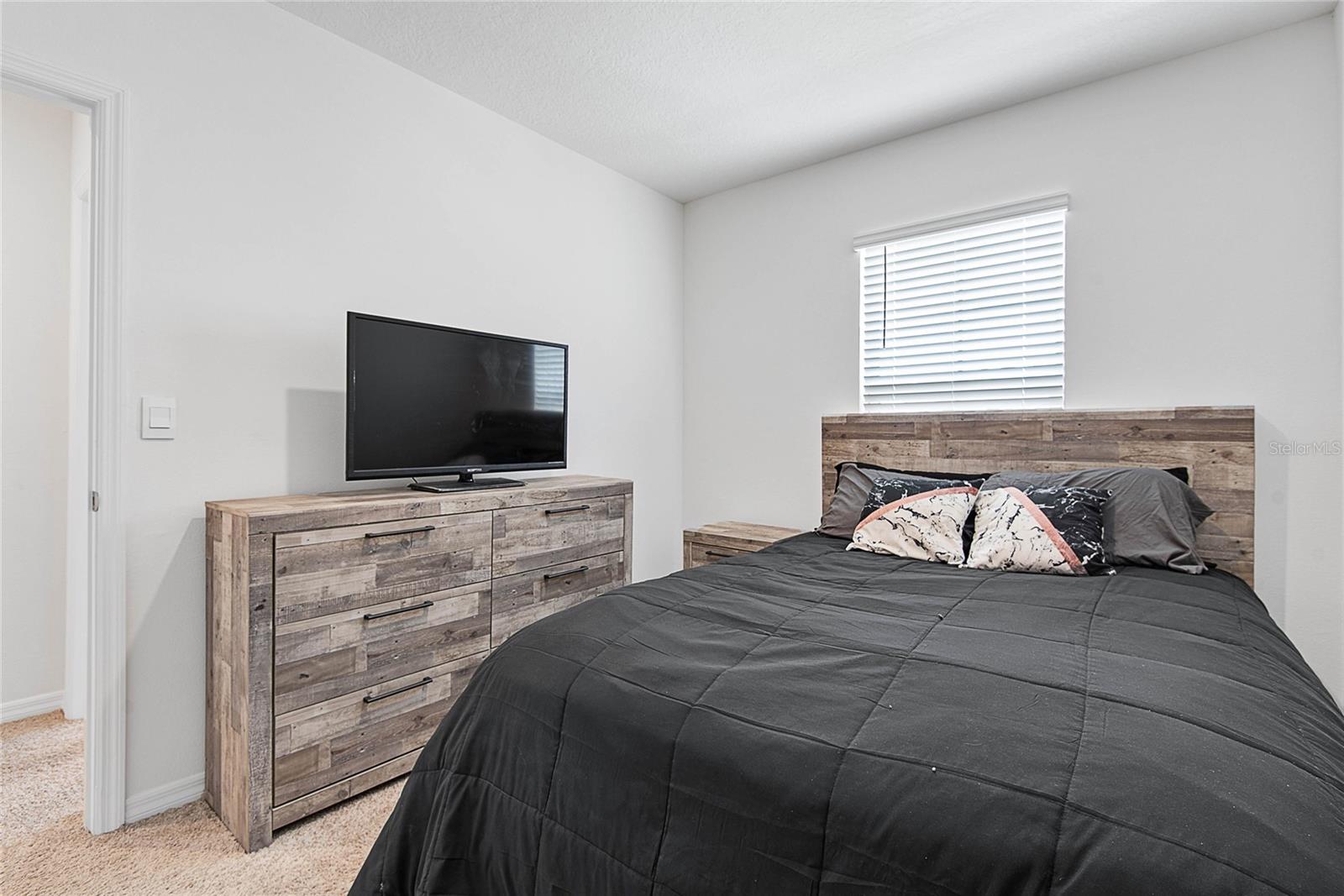 Image 33 of 49 For 45 Bella Oaks Drive