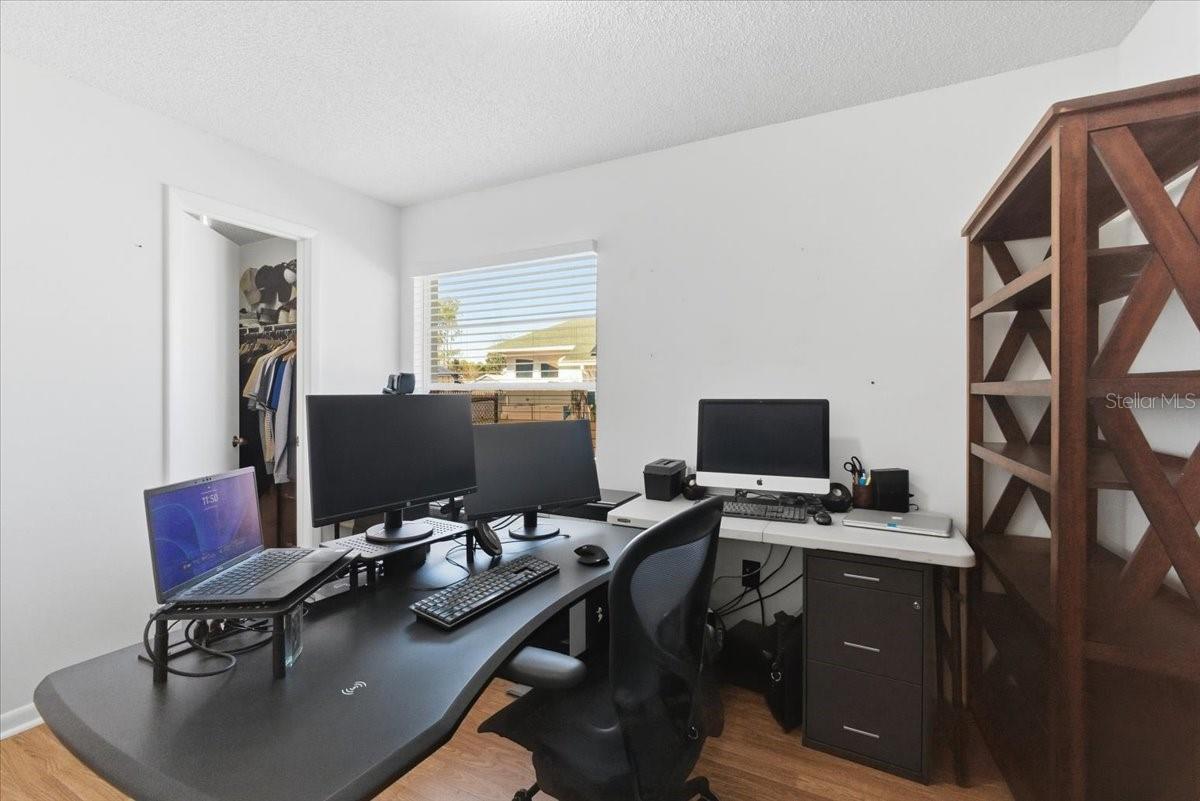 Image 25 of 37 For 8 Berkshire Lane