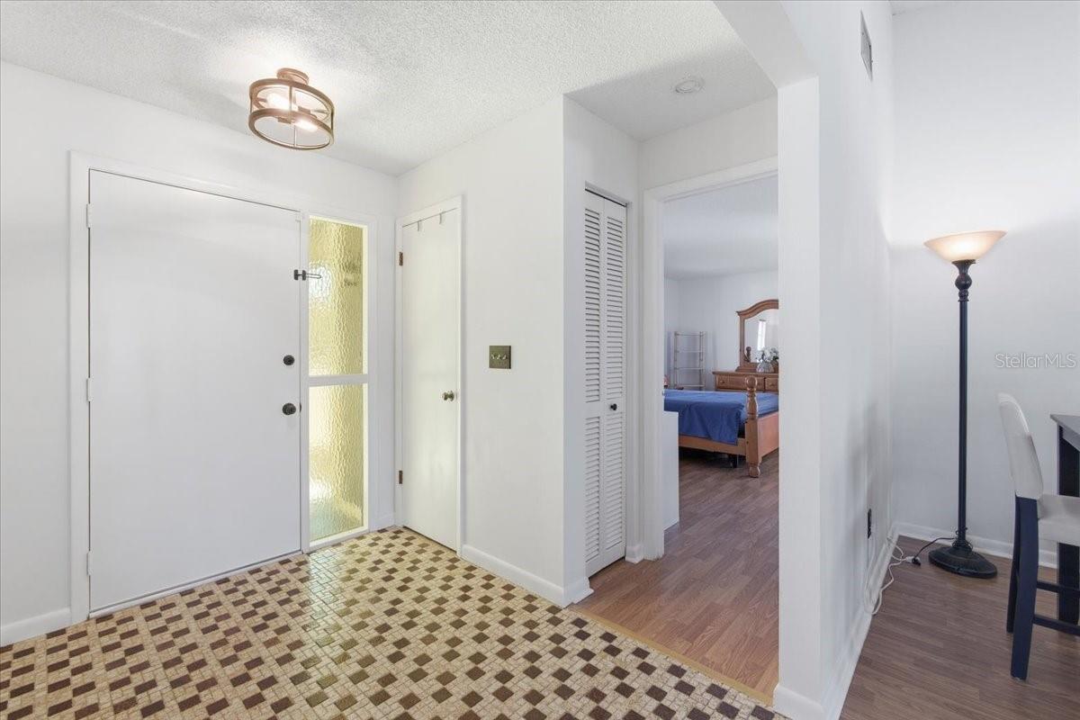 Image 7 of 37 For 8 Berkshire Lane