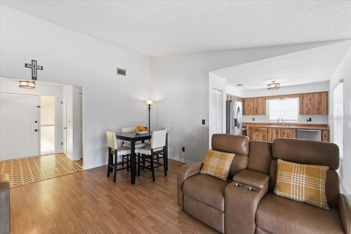 Image 8 of 37 For 8 Berkshire Lane