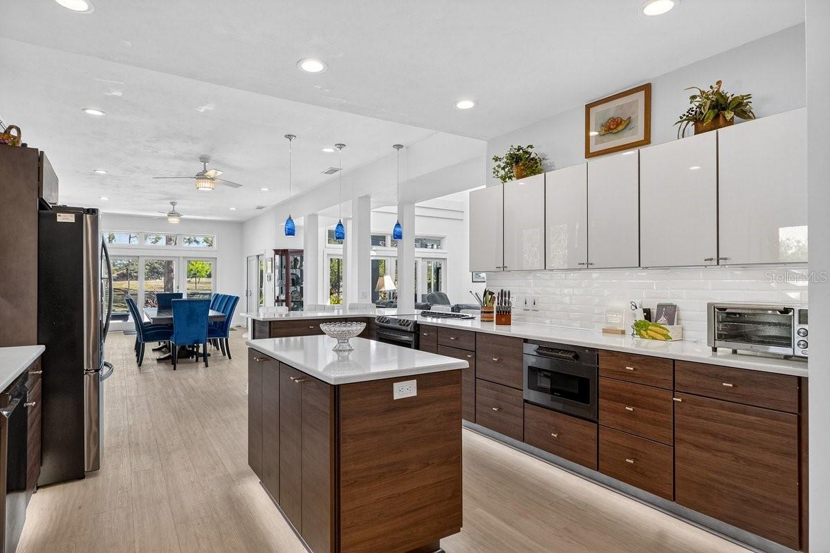 Image 18 of 49 For 13 Bay Pointe Drive