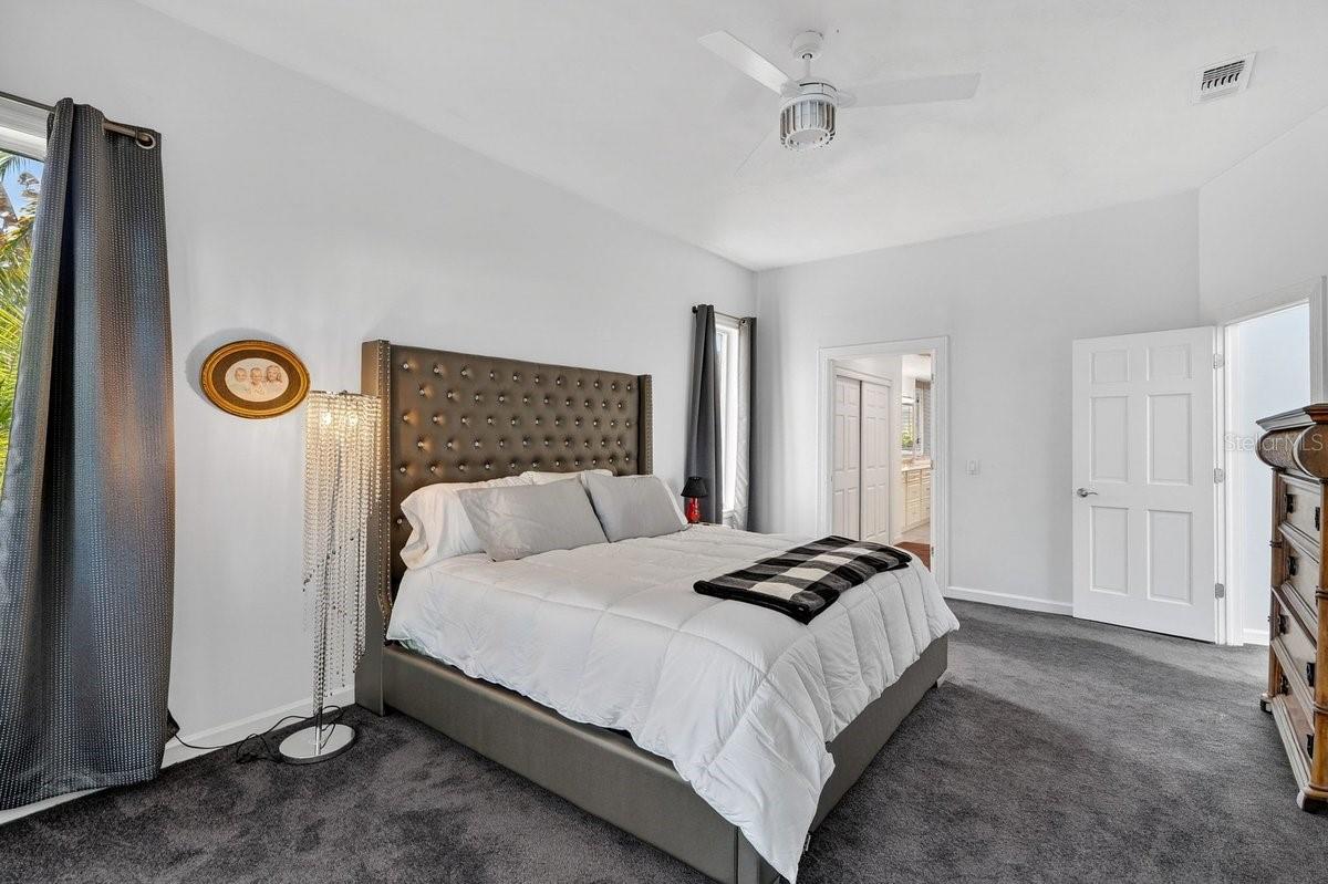 Image 27 of 49 For 13 Bay Pointe Drive