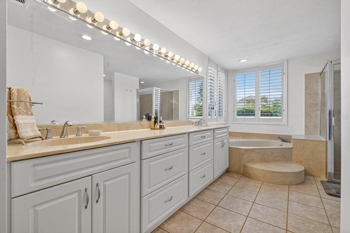 Image 28 of 49 For 13 Bay Pointe Drive