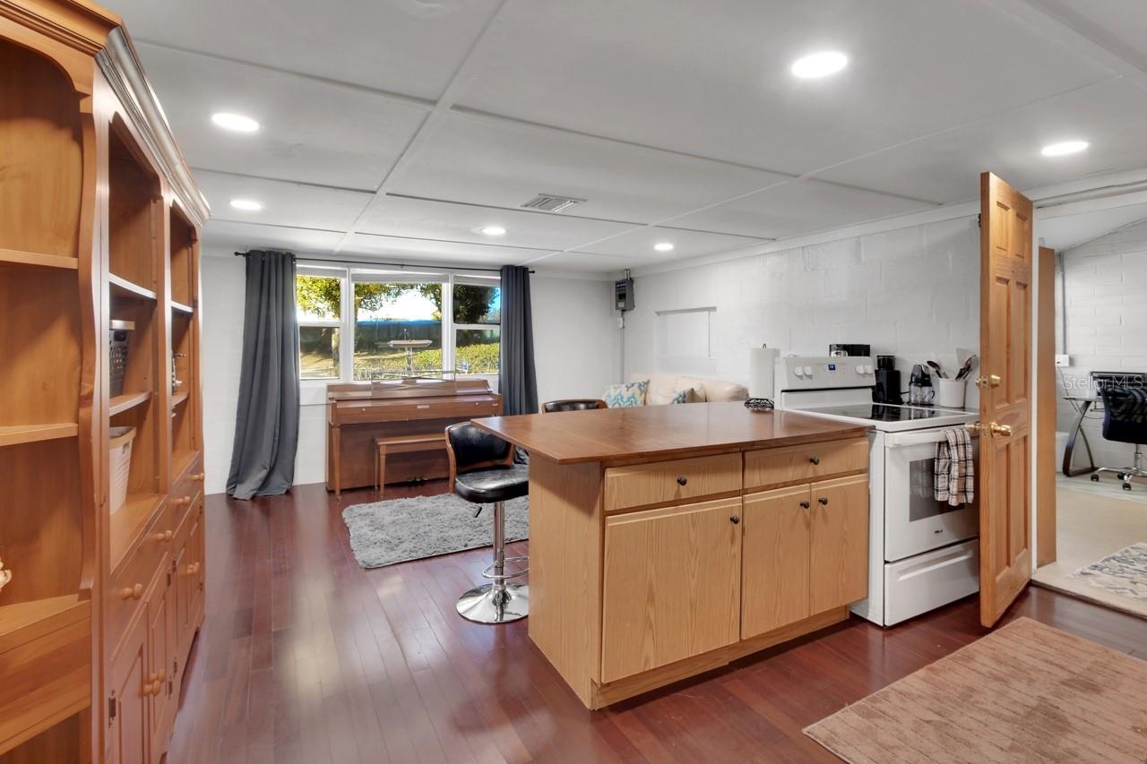 Image 16 of 27 For 4725 Audubon Avenue