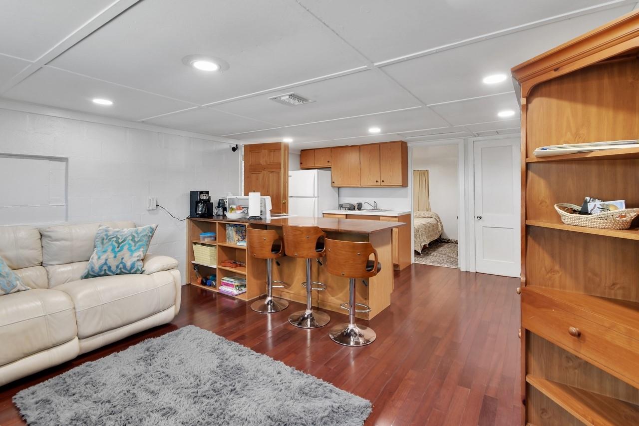 Image 17 of 27 For 4725 Audubon Avenue