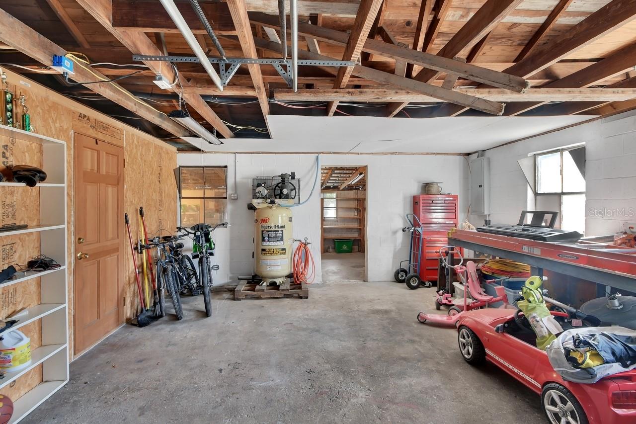 Image 21 of 27 For 4725 Audubon Avenue