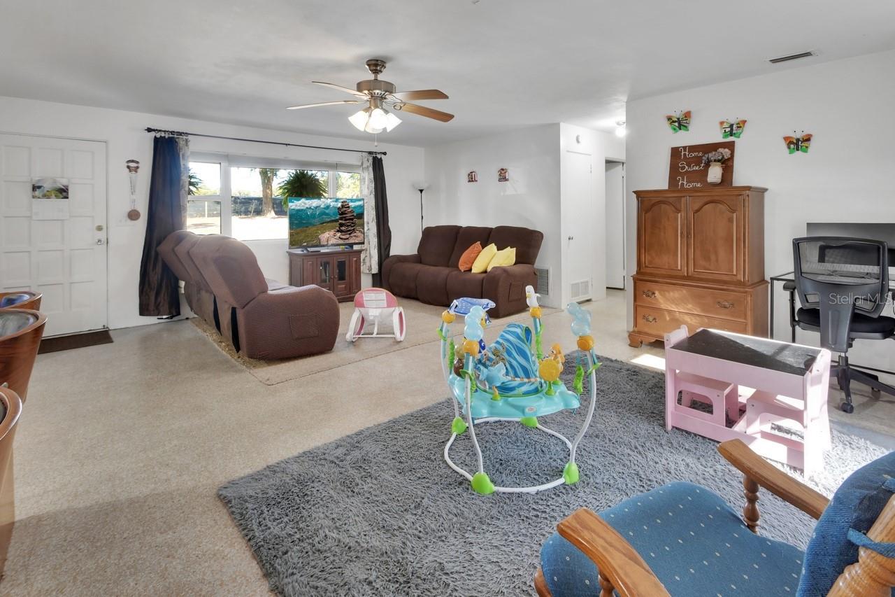 Image 4 of 27 For 4725 Audubon Avenue